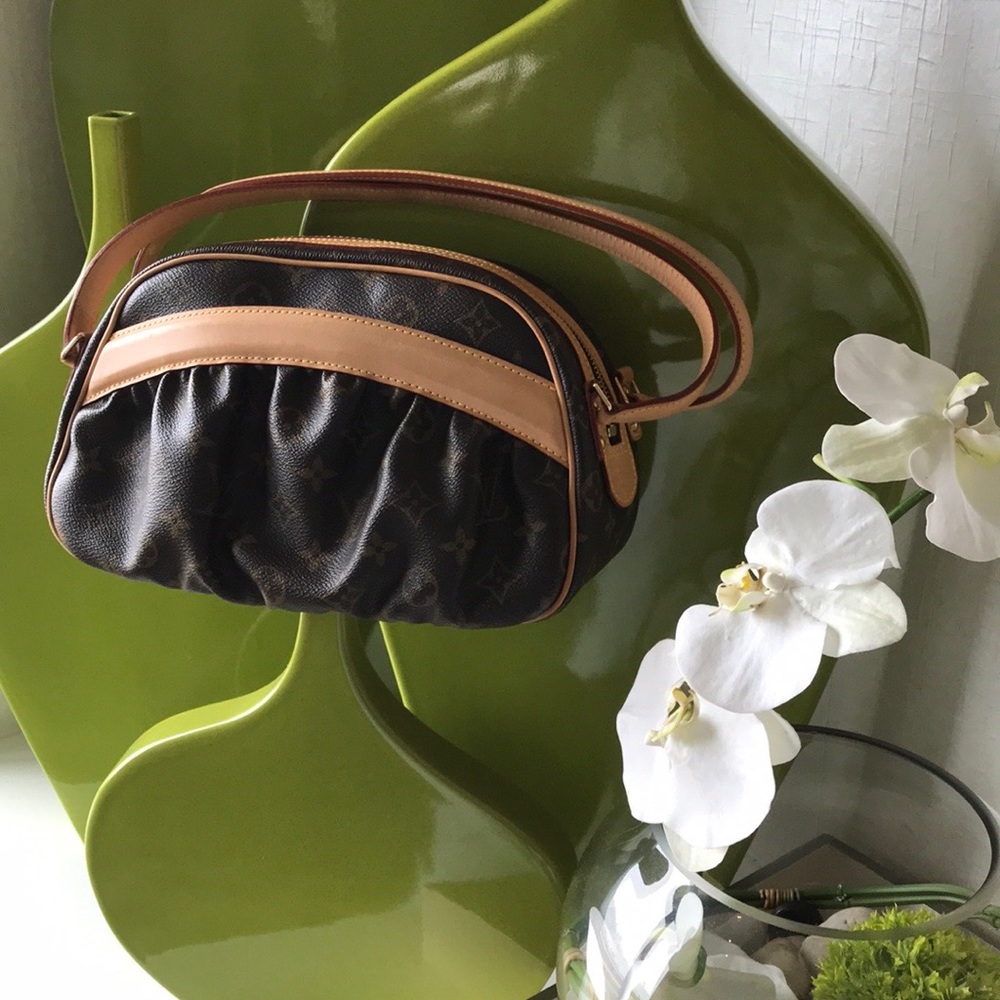 Louis Vuitton Clara bag